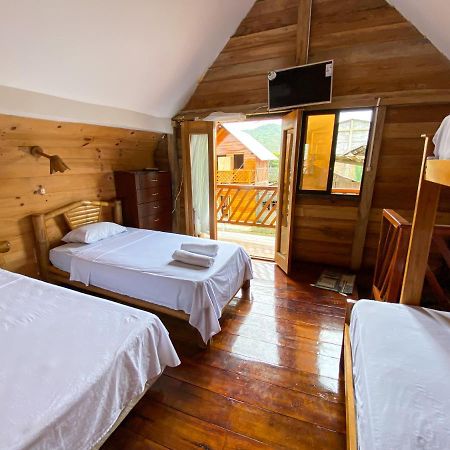 Hostal Tortuga Dorada Puerto Lopez Bagian luar foto