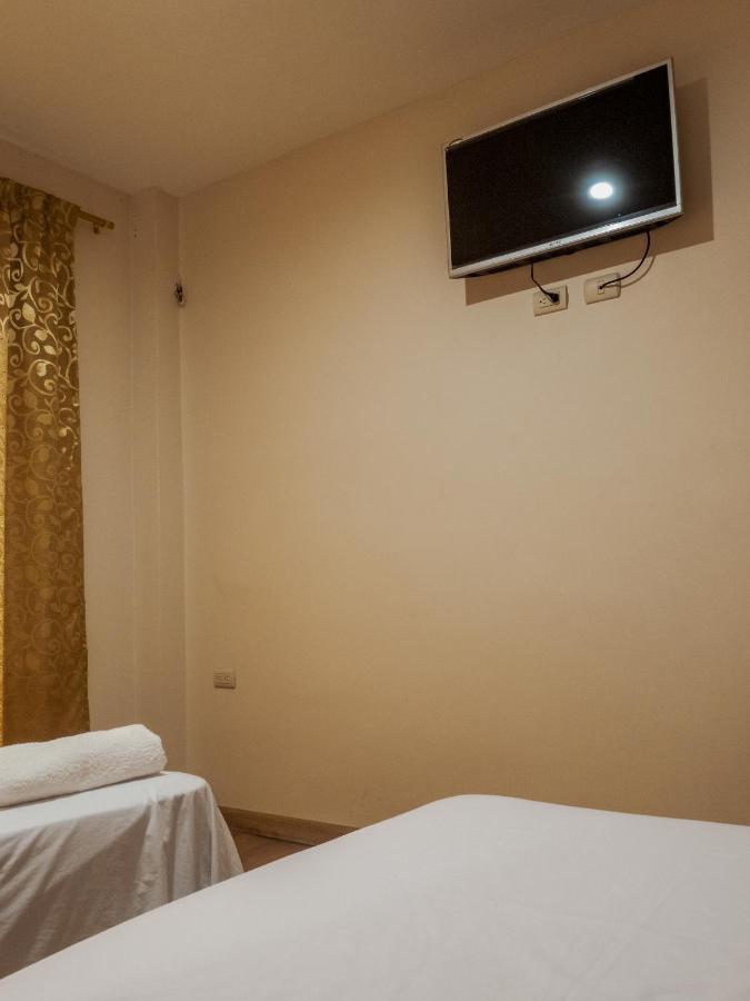 Hostal Tortuga Dorada Puerto Lopez Bagian luar foto