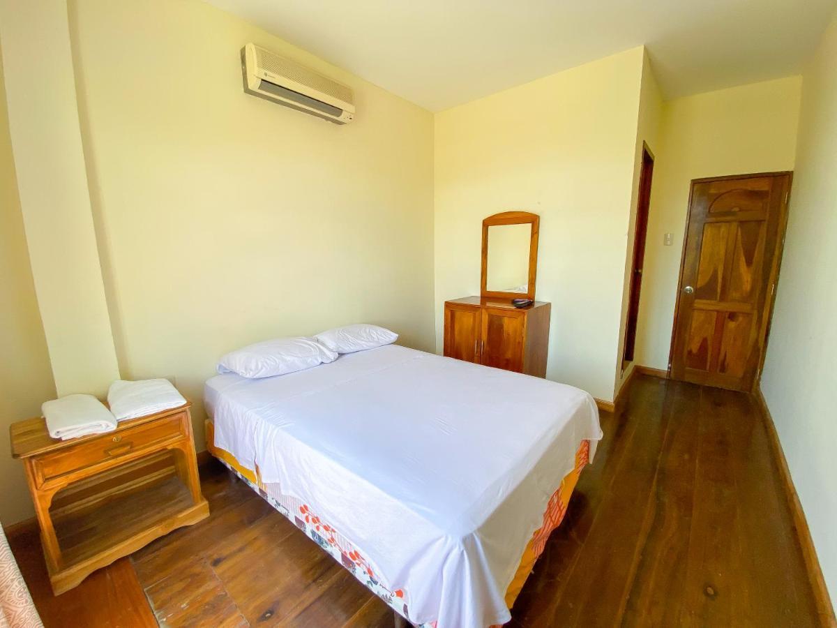 Hostal Tortuga Dorada Puerto Lopez Bagian luar foto