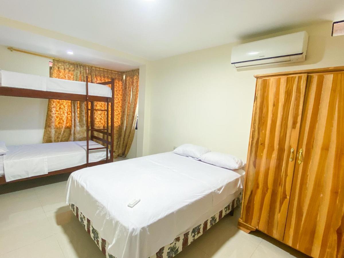 Hostal Tortuga Dorada Puerto Lopez Bagian luar foto