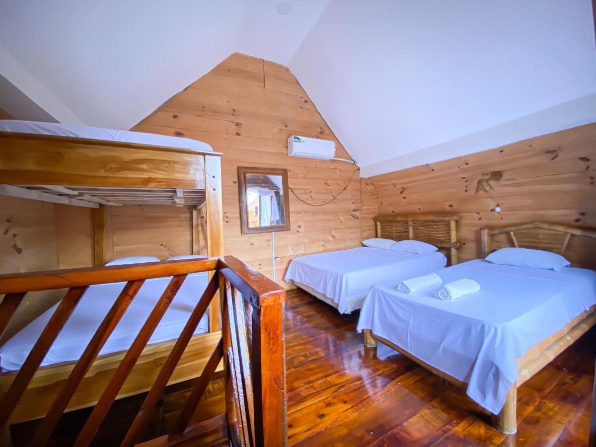 Hostal Tortuga Dorada Puerto Lopez Bagian luar foto