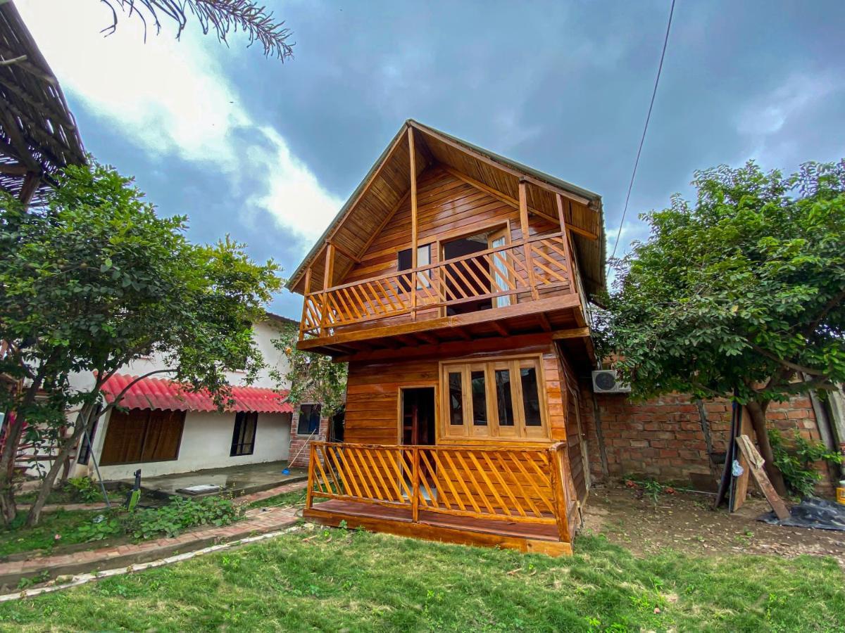 Hostal Tortuga Dorada Puerto Lopez Bagian luar foto