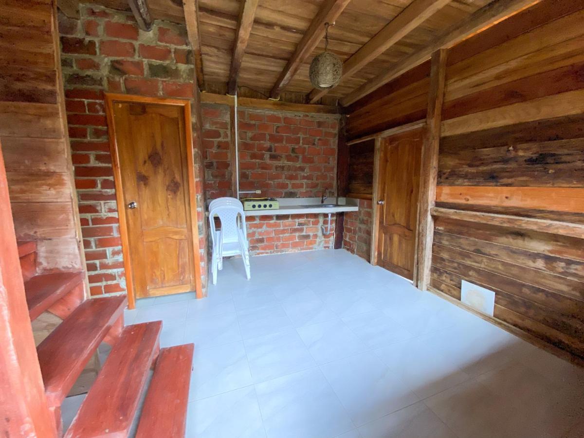 Hostal Tortuga Dorada Puerto Lopez Bagian luar foto