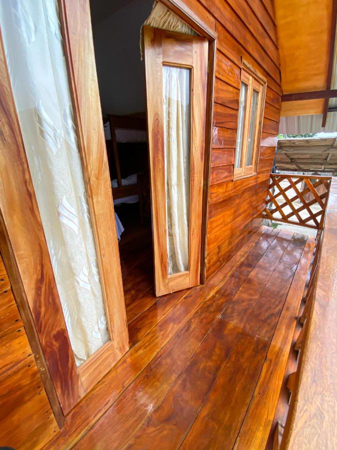 Hostal Tortuga Dorada Puerto Lopez Bagian luar foto